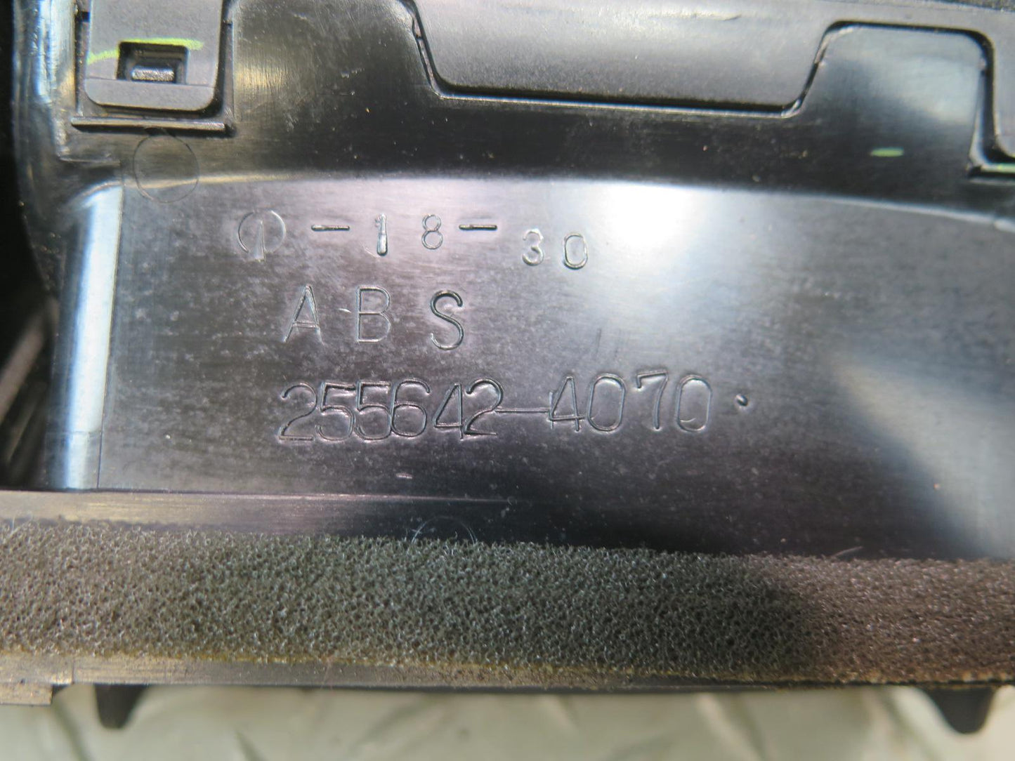 92-00 Lexus JZZ31L SC300 SC400 Dash Front Center Air Vent OEM