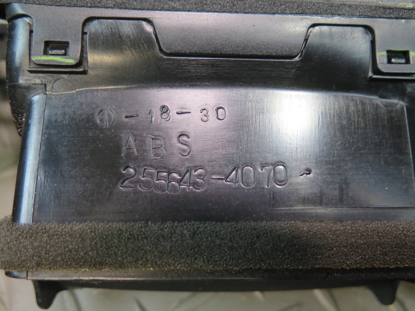 92-00 Lexus JZZ31L SC300 SC400 Dash Front Center Air Vent OEM