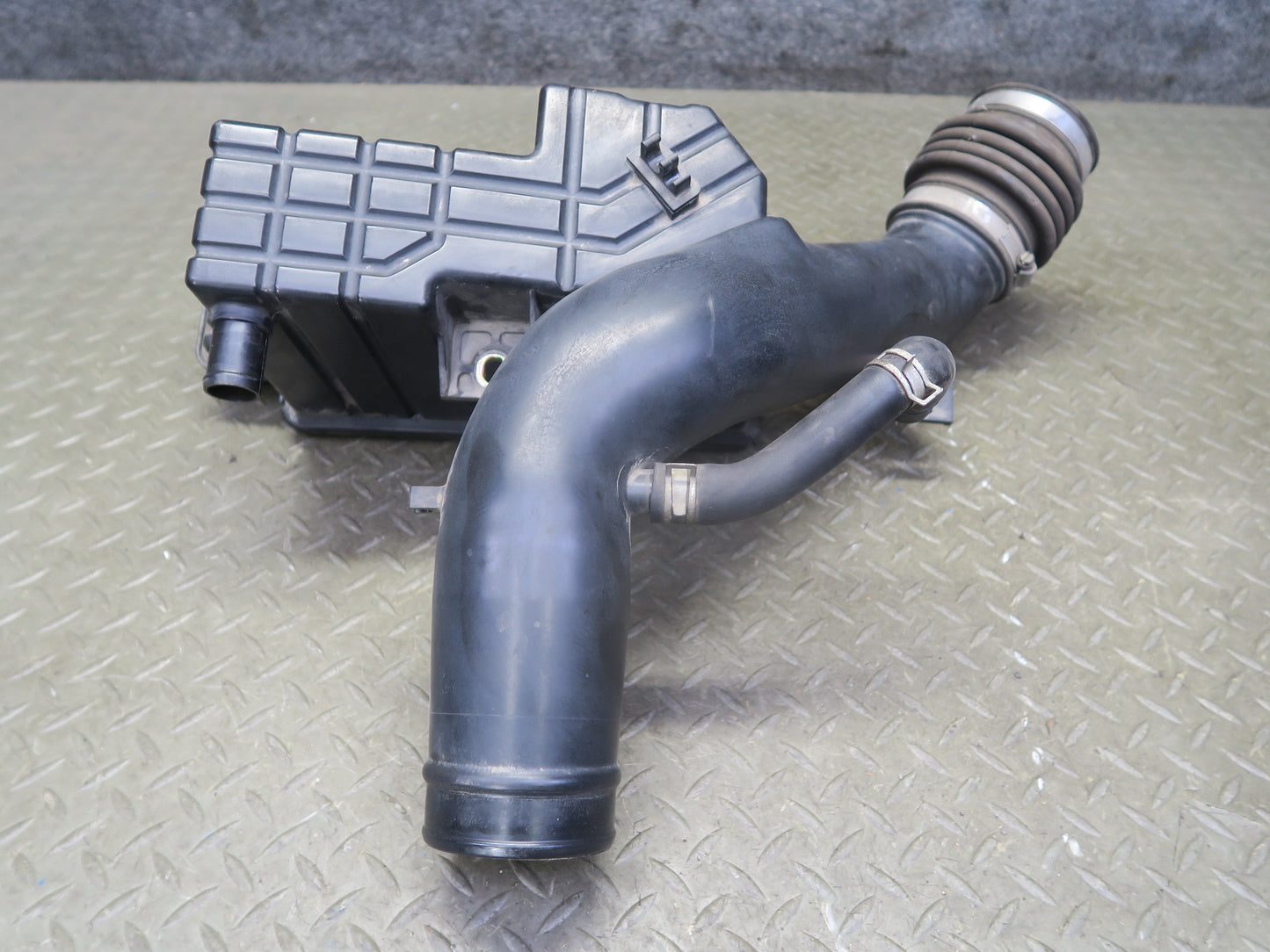 96-98 Nissan Stagea WGC34 RB25DE Intake Air Resonator Tube Pipe Line OEM