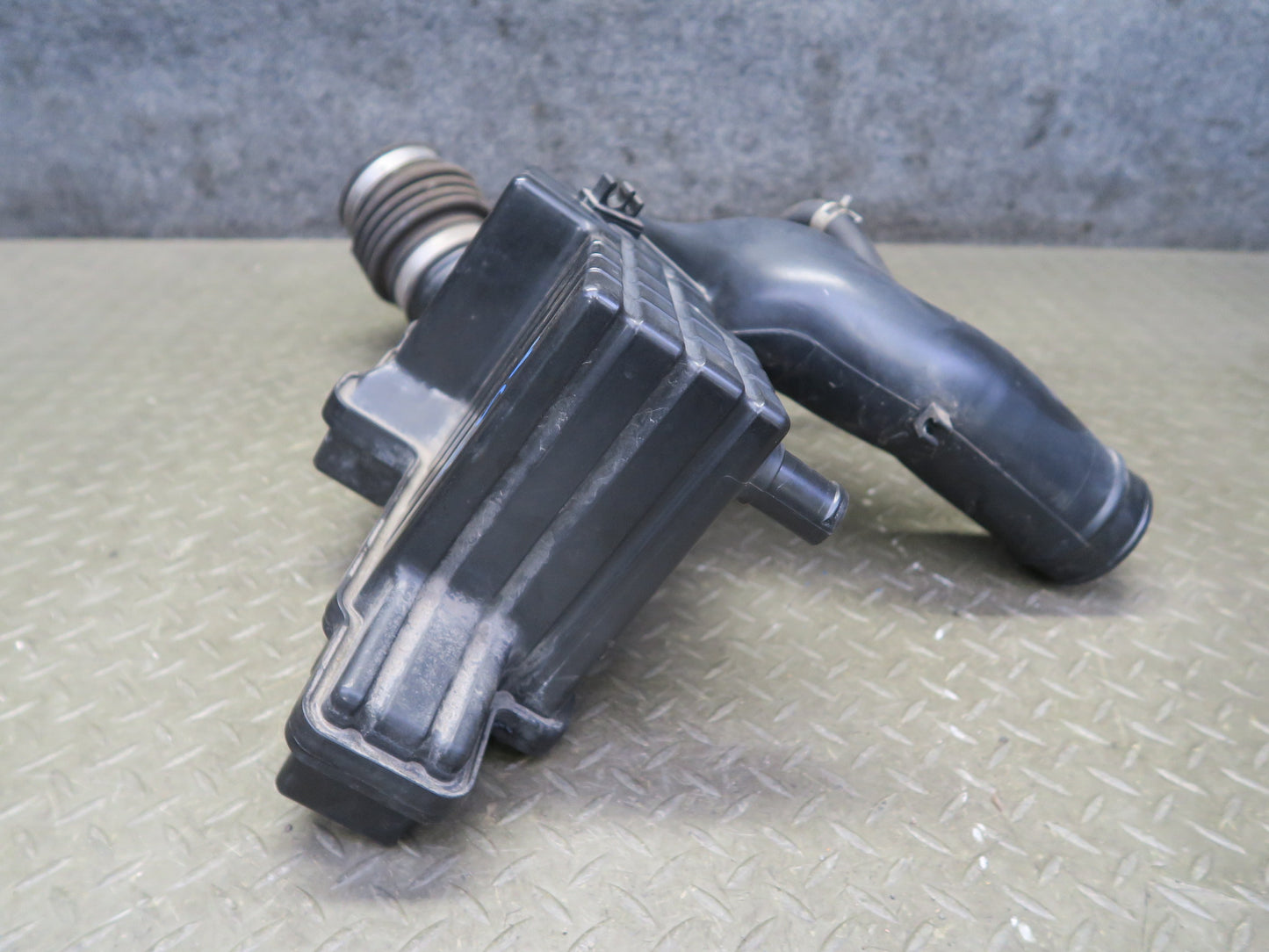 96-98 Nissan Stagea WGC34 RB25DE Intake Air Resonator Tube Pipe Line OEM