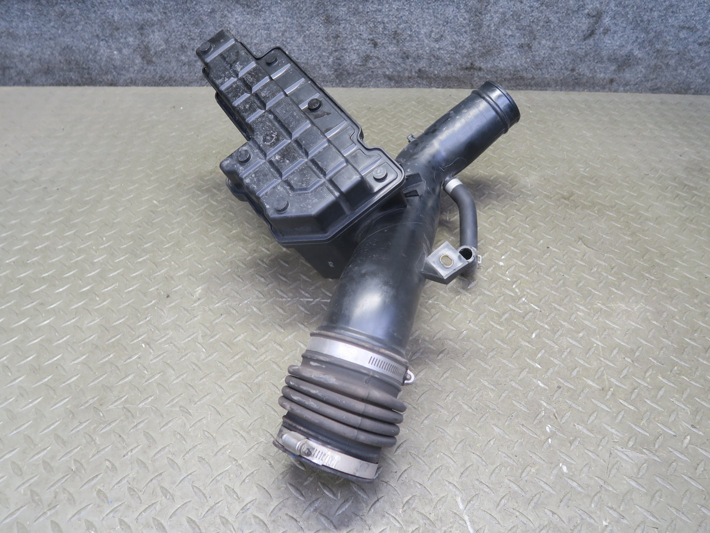 96-98 Nissan Stagea WGC34 RB25DE Intake Air Resonator Tube Pipe Line OEM