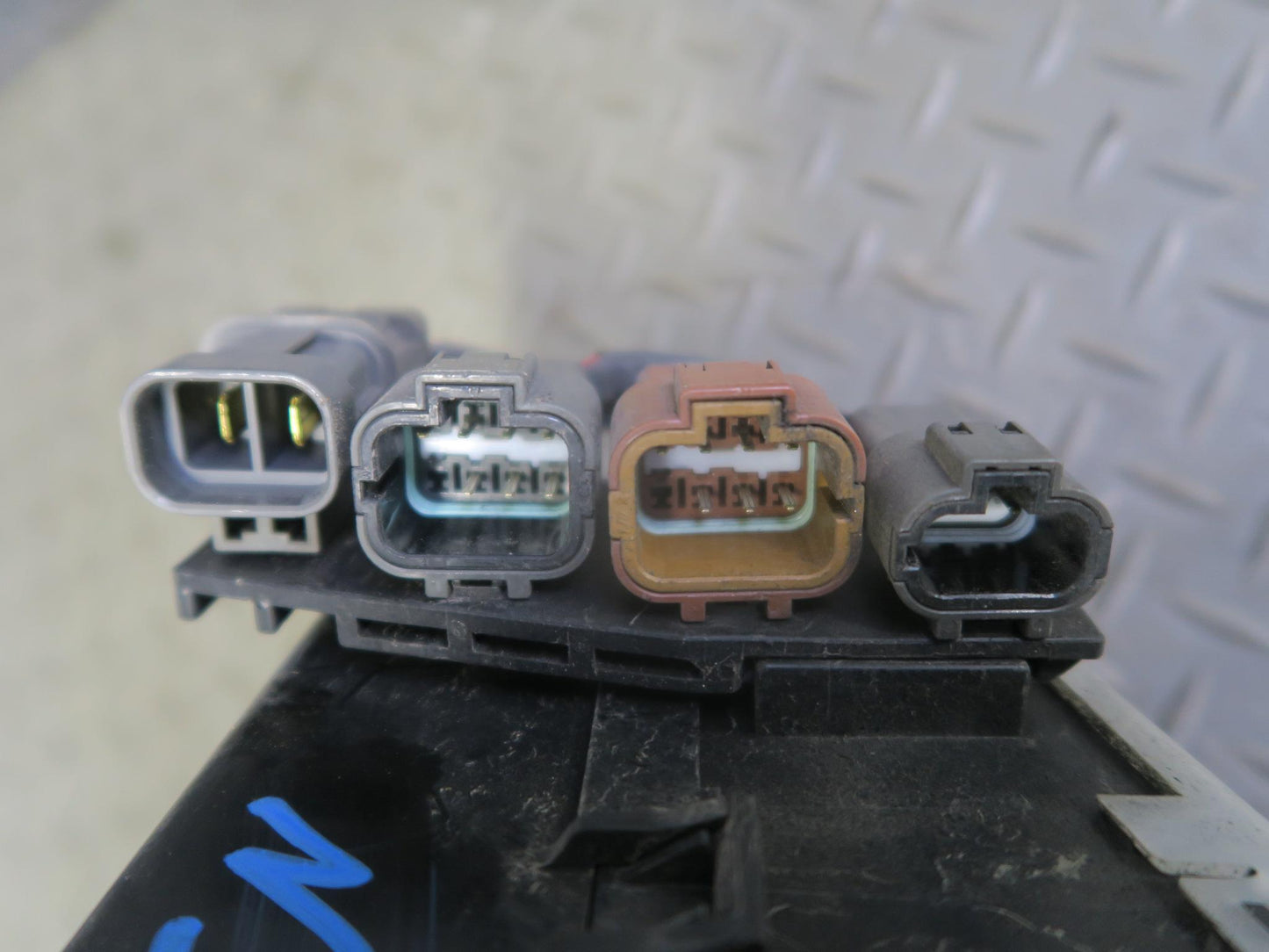 96-98 Nissan Stagea WGC34 RB25DE A/T Engine Bay Wire Wiring Harness Fusebox OEM