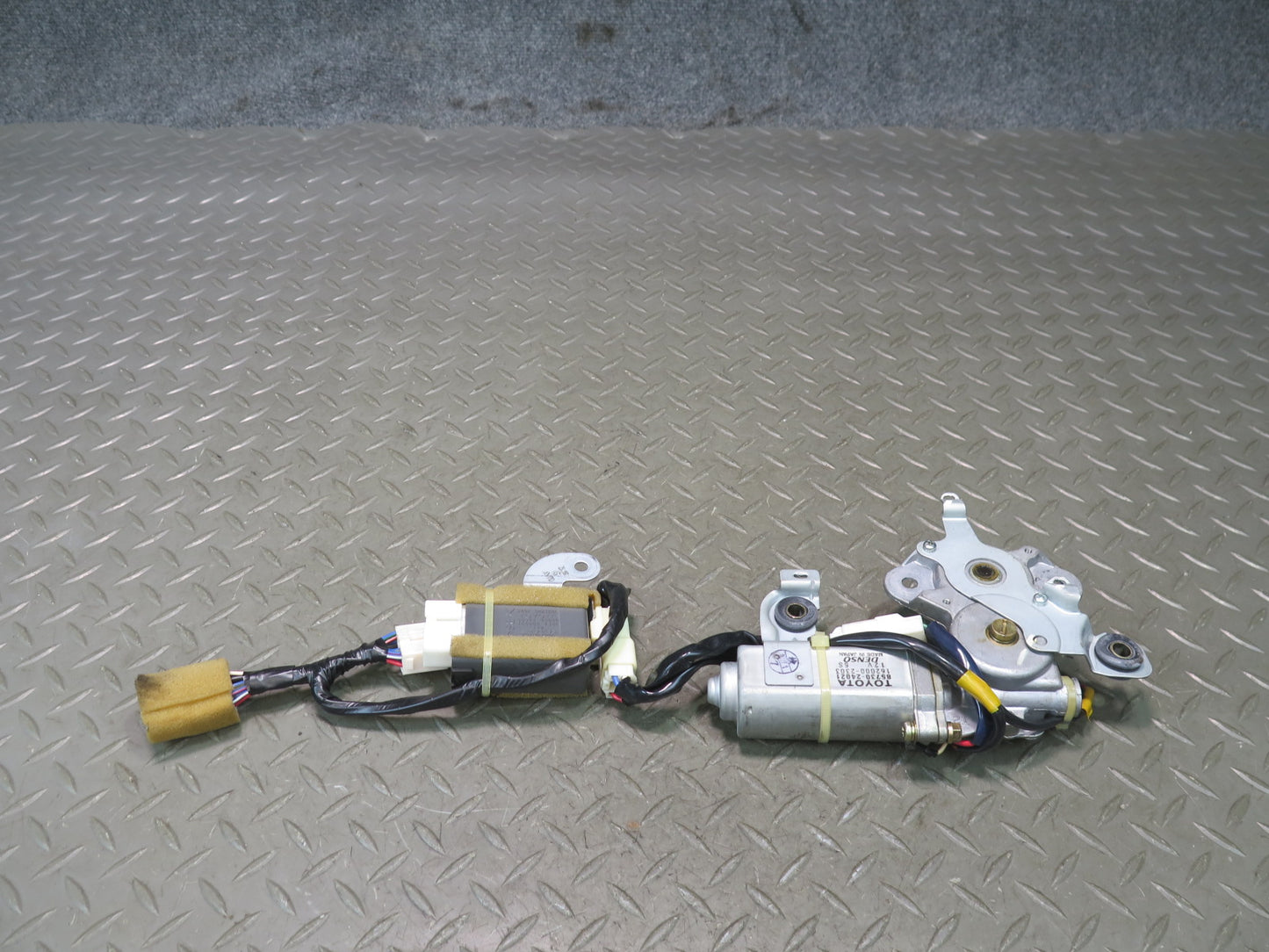 96-00 Lexus JZZ31L SC400 SC300 Sunroof Motor Drive Unit w Relay OEM