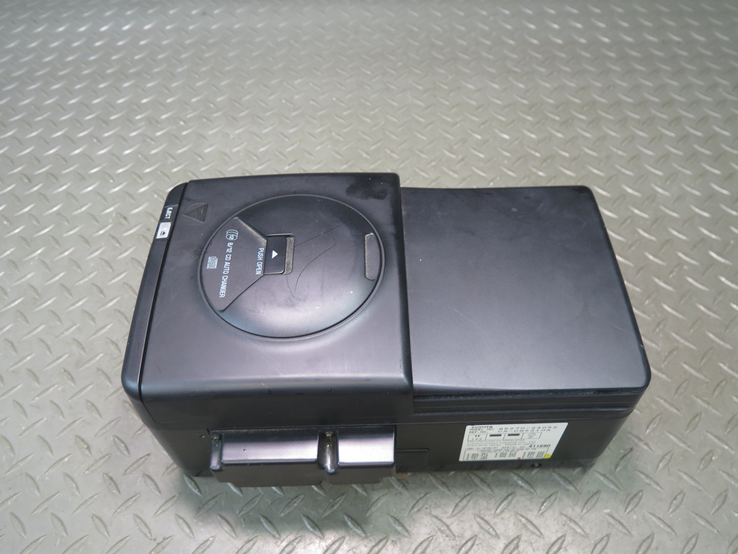 92-98 Lexus JZZ31L SC300 SC400 CD Changer Player w Magazine 86270-24052 OEM