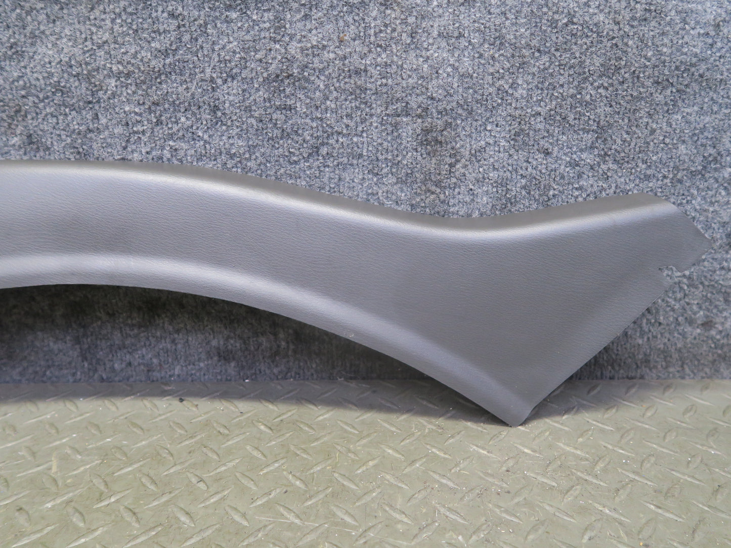 96-98 Nissan Stagea WGC34 Set of 2 Rear Left Right Lower C Pillar Trim Cover OEM