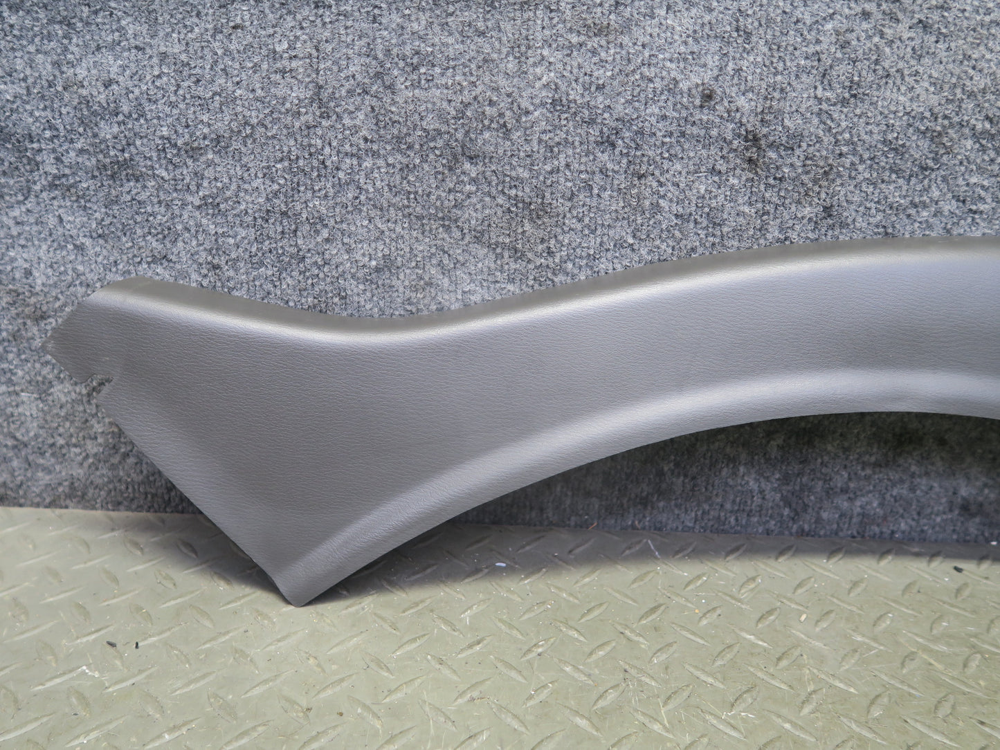 96-98 Nissan Stagea WGC34 Set of 2 Rear Left Right Lower C Pillar Trim Cover OEM