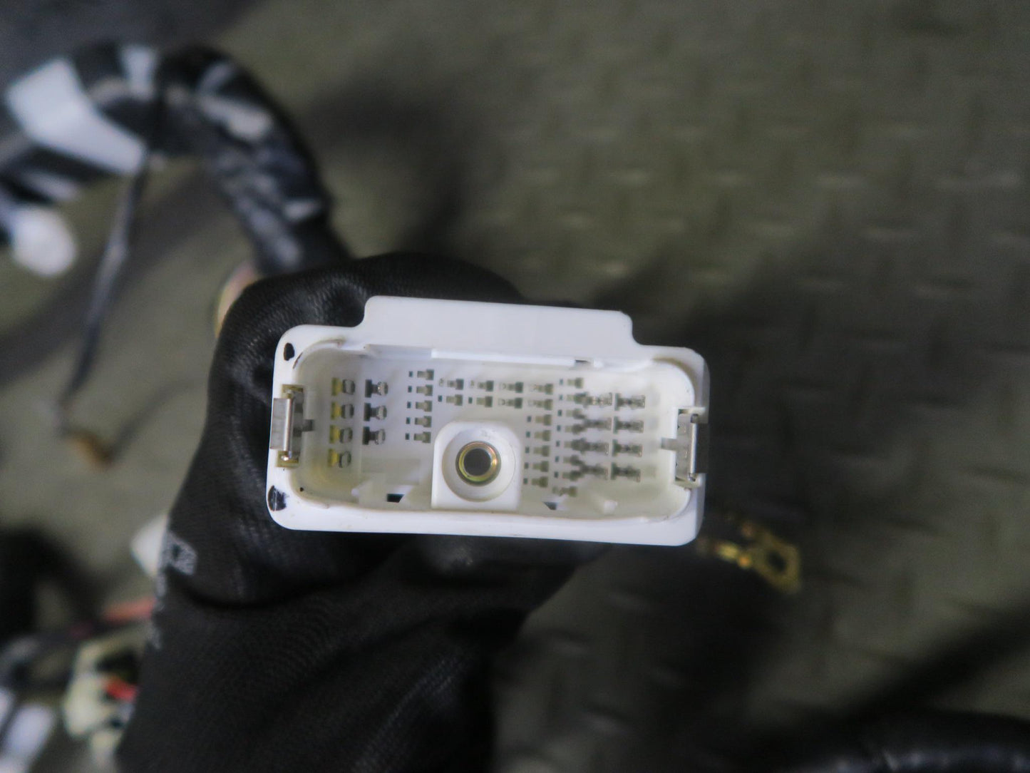 96-98 Nissan Stagea WGC34 A/T Dashboard Dash Wire Wiring Harness w Fuse Box OEM