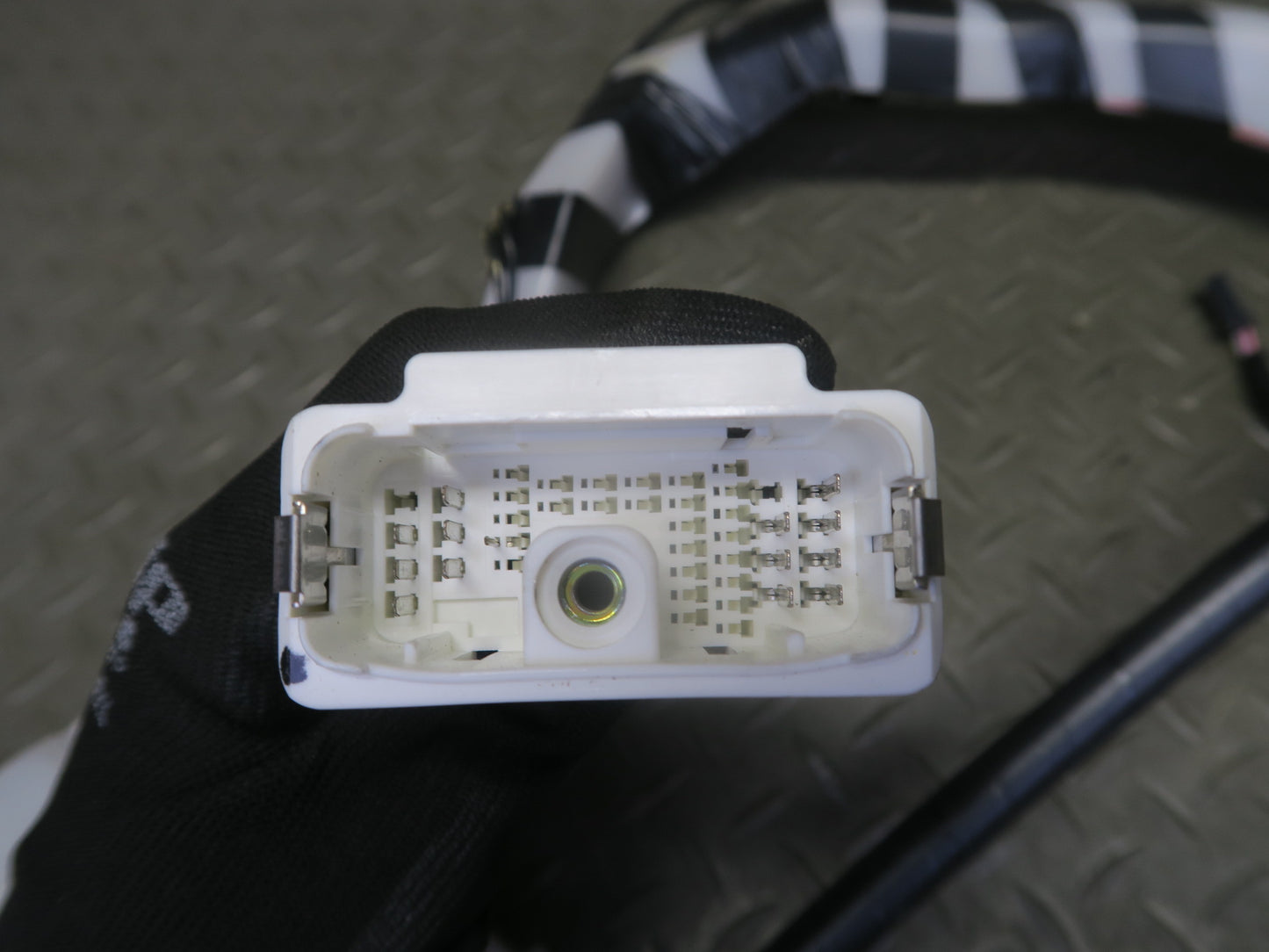 96-98 Nissan Stagea WGC34 A/T Dashboard Dash Wire Wiring Harness w Fuse Box OEM