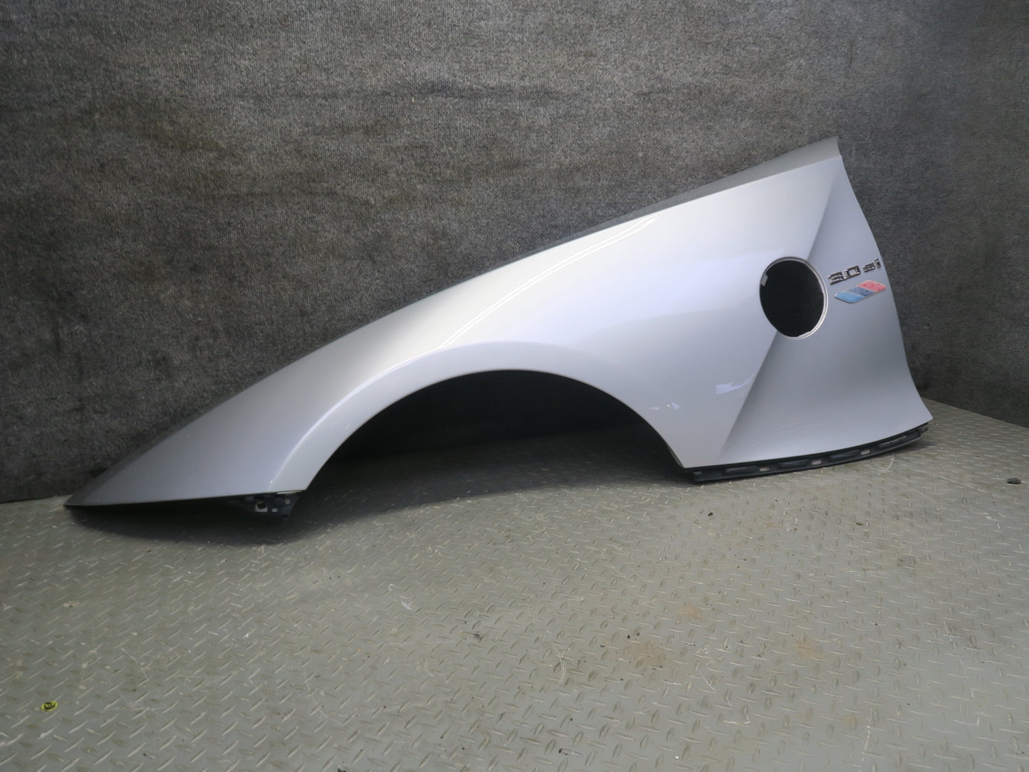 03-08 BMW E86 E85 Z4 Front Left Fender Shell Cover Panel Titan Silver OEM
