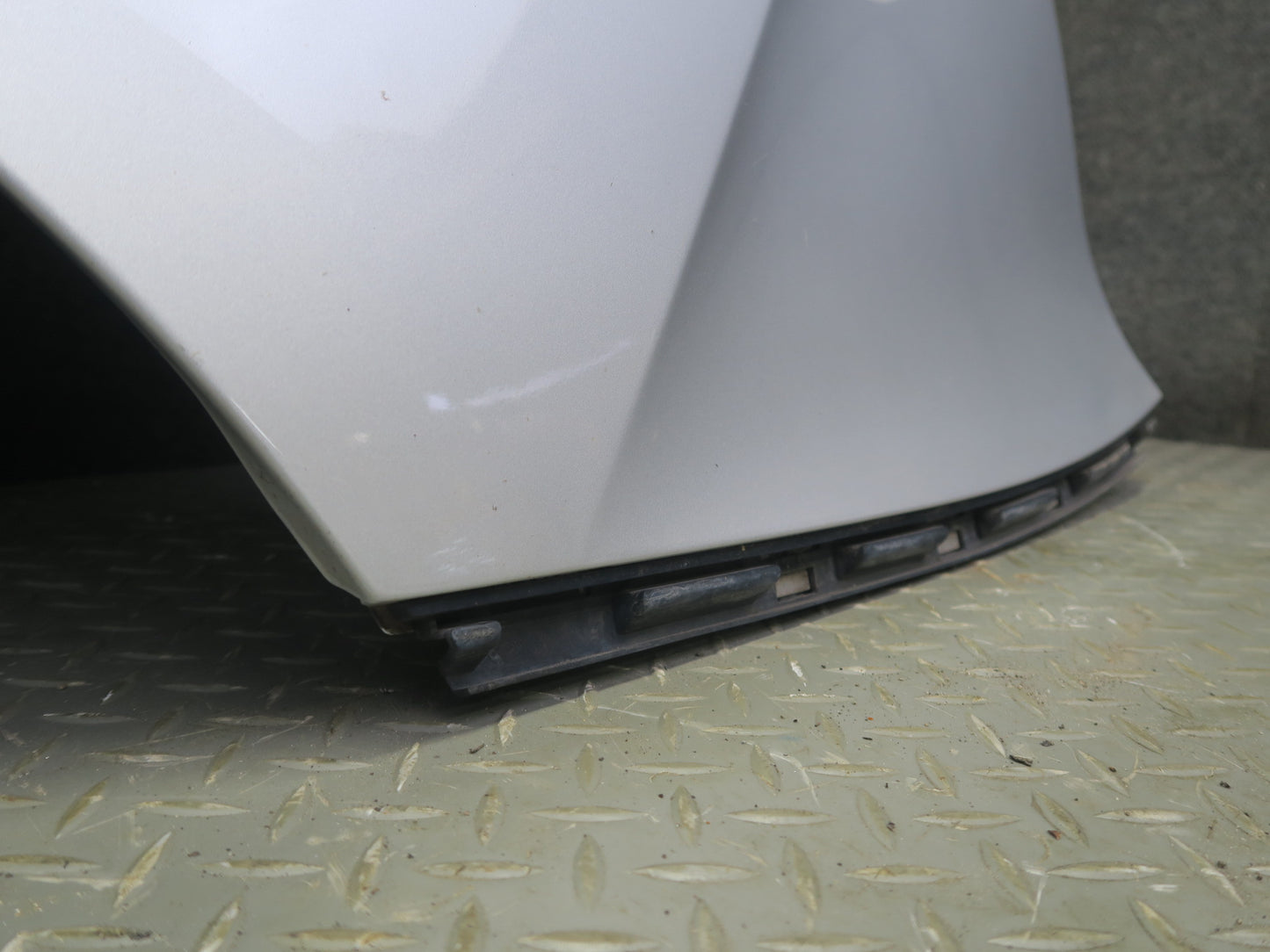 03-08 BMW E86 E85 Z4 Front Left Fender Shell Cover Panel Titan Silver OEM