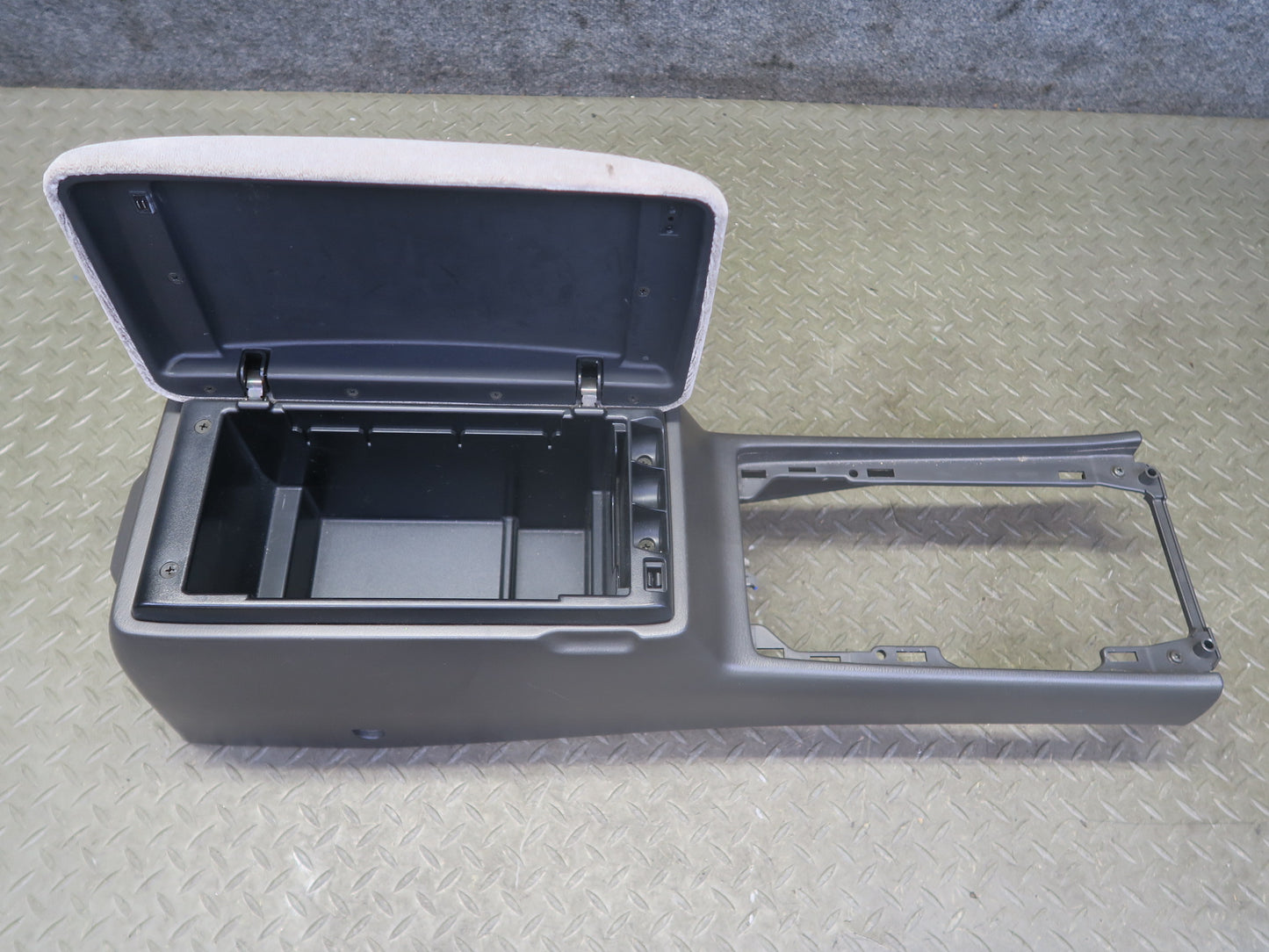 96-98 Nissan Stagea WGC34 Center Console Trim Cover Panel w Armrest OEM