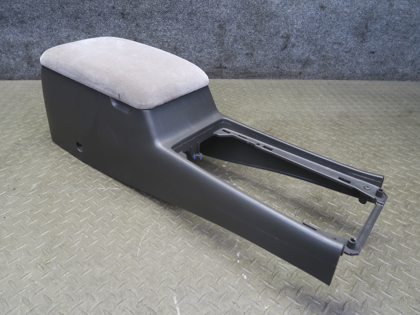 96-98 Nissan Stagea WGC34 Center Console Trim Cover Panel w Armrest OEM