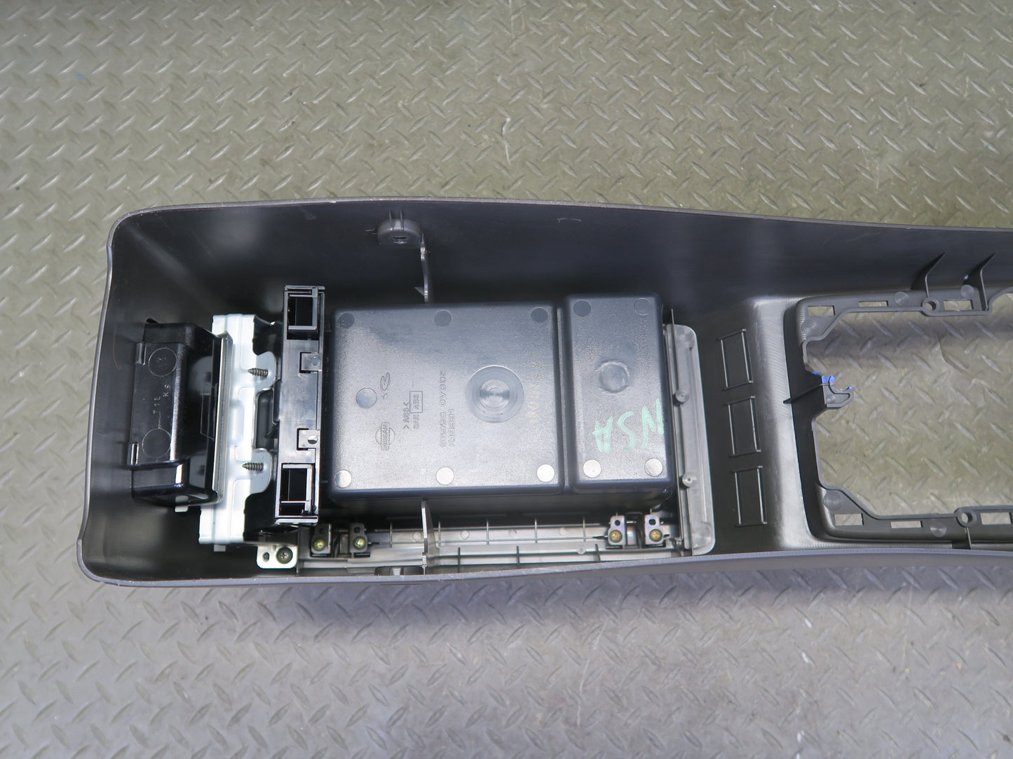 96-98 Nissan Stagea WGC34 Center Console Trim Cover Panel w Armrest OEM