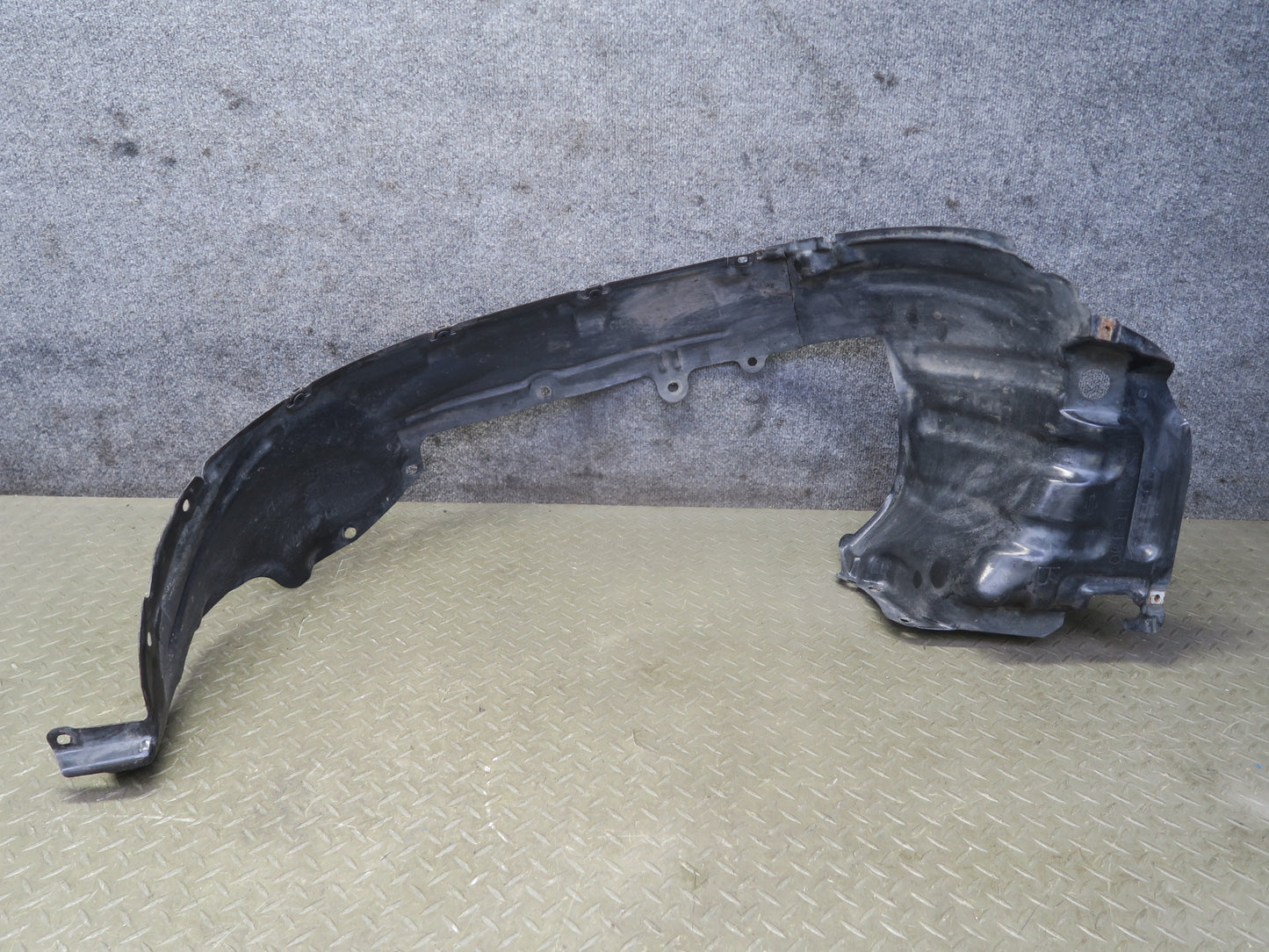 96-98 Nissan Stagea WGC34 Front Right Fender Wheel Arch Liner Splash Shield OEM