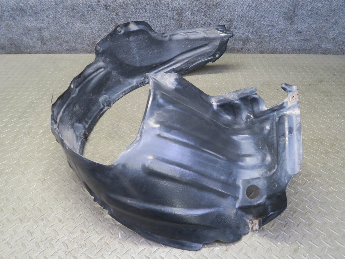 96-98 Nissan Stagea WGC34 Front Right Fender Wheel Arch Liner Splash Shield OEM