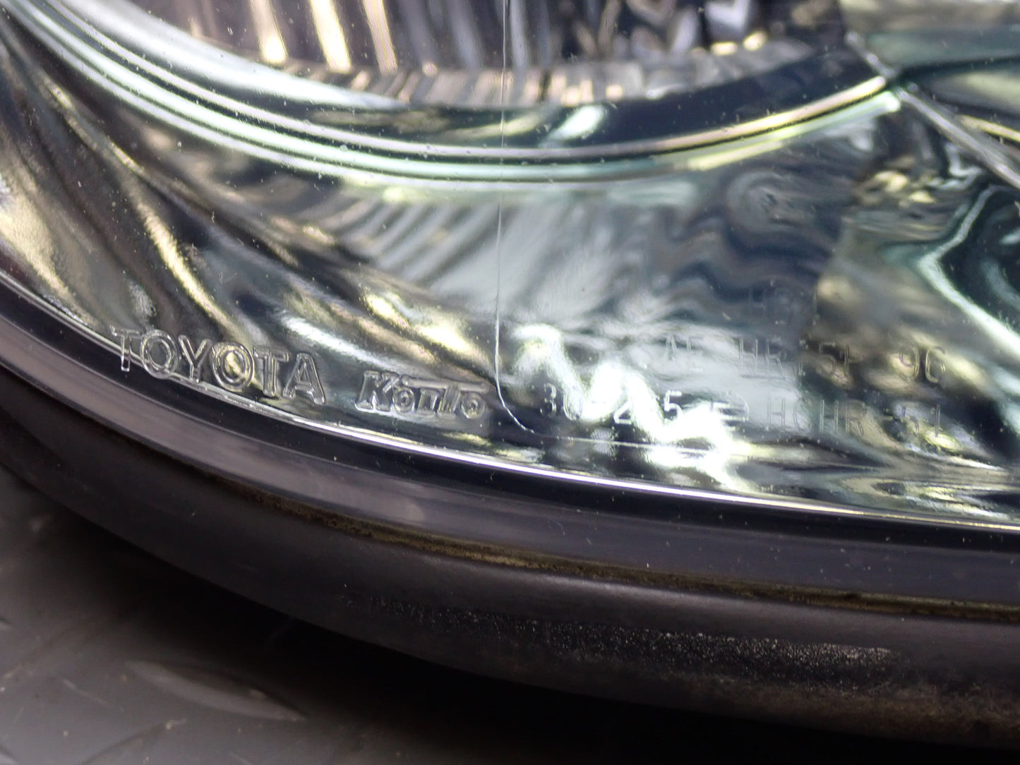 01-02 Lexus JZS160L GS300 GS430 Front Right Halogen Headlight Lamp OEM