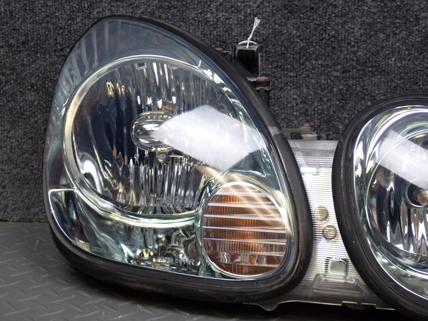 01-02 Lexus JZS160L GS300 GS430 Front Right Halogen Headlight Lamp OEM