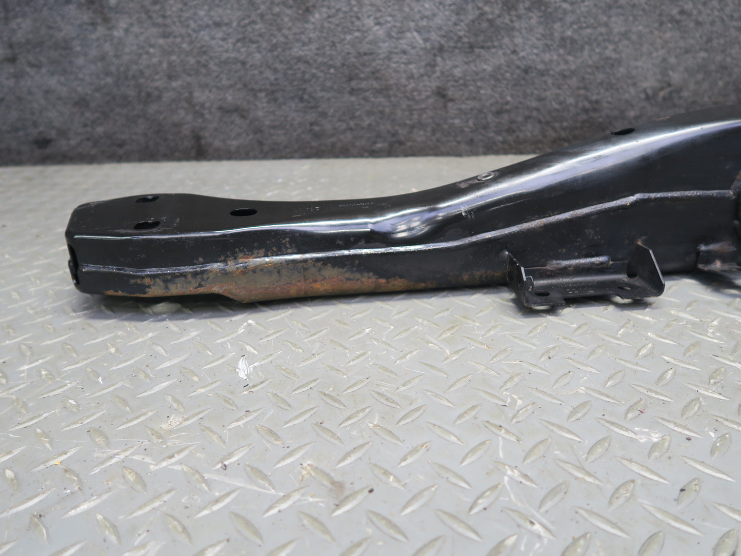 2011-2014 Porsche Cayenne 958 4.8L V8 Transmission Support Mount Bracket Carrier
