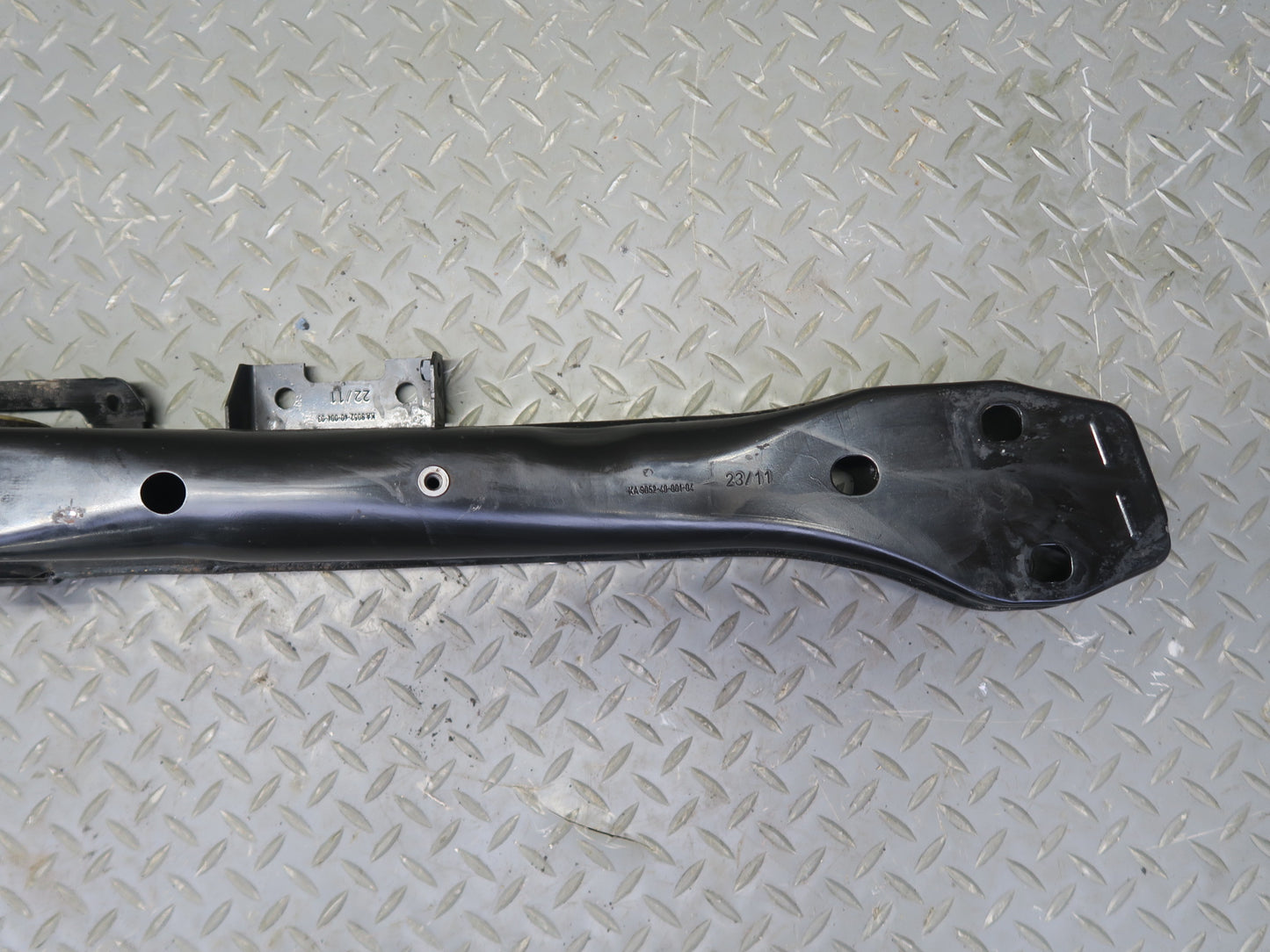 2011-2014 Porsche Cayenne 958 4.8L V8 Transmission Support Mount Bracket Carrier
