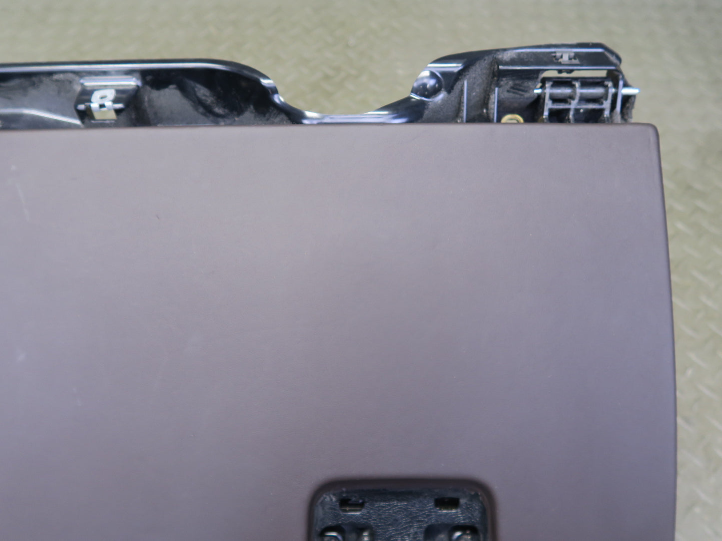 2011-2018 Porsche Cayenne 958 Front Right Dash Glove Box Storage Compartment