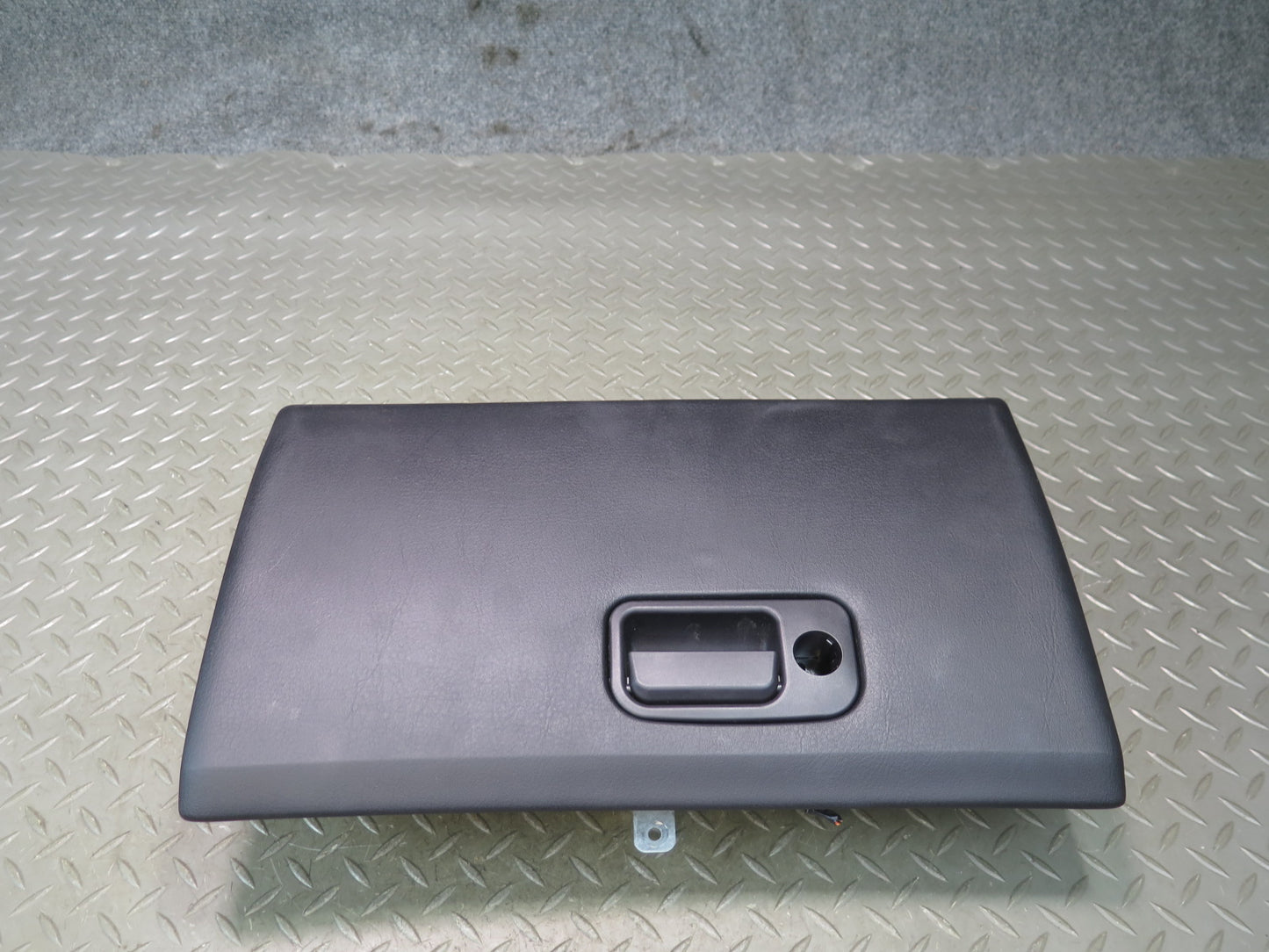 02-05 Ford Thunderbird Dash Glove Box Compartment Storage OEM
