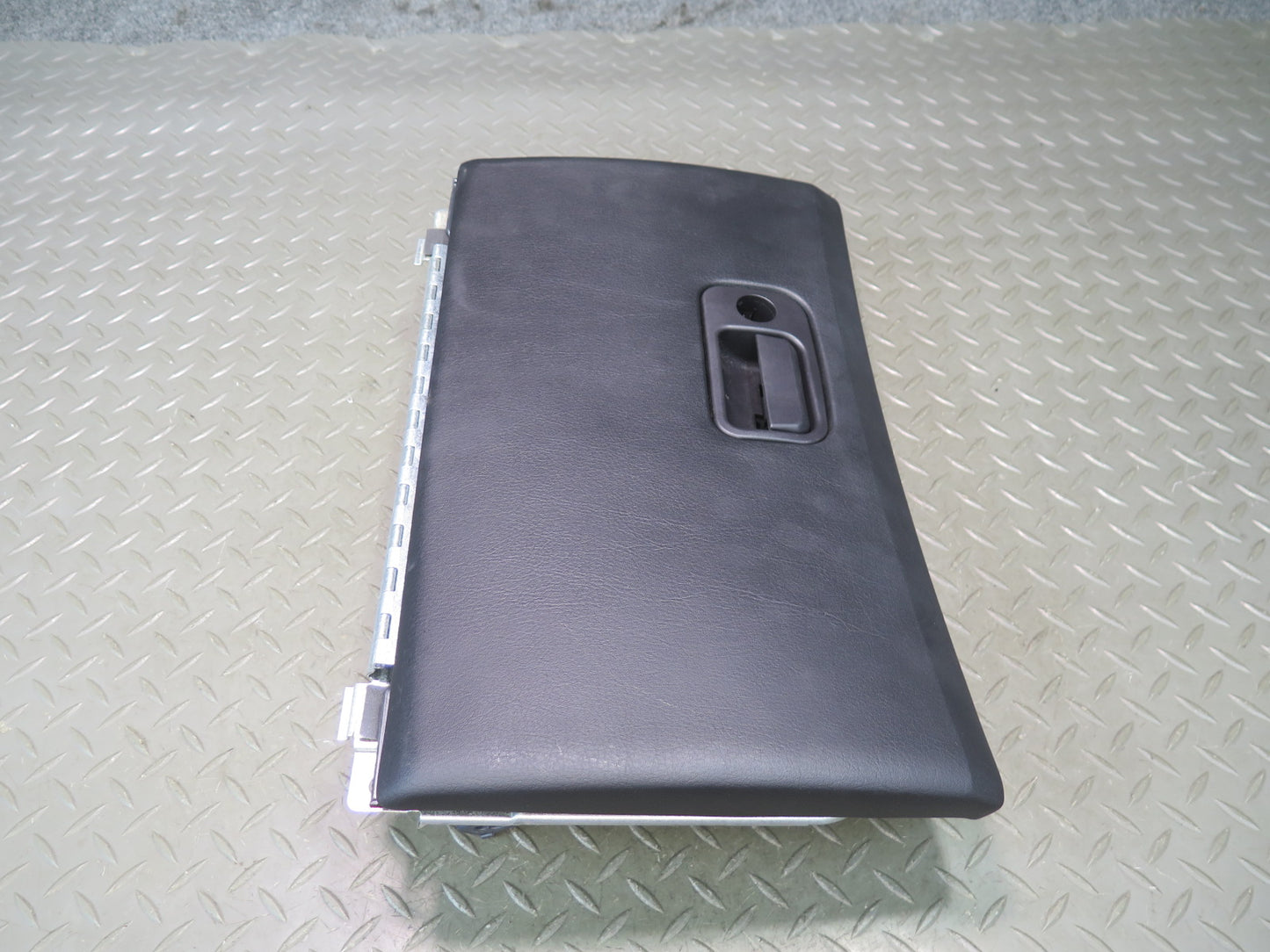 02-05 Ford Thunderbird Dash Glove Box Compartment Storage OEM