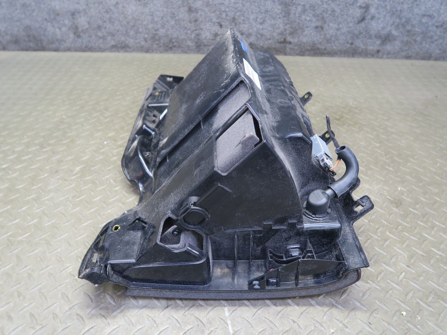 2011-2018 Porsche Cayenne 958 Front Right Dash Glove Box Storage Compartment