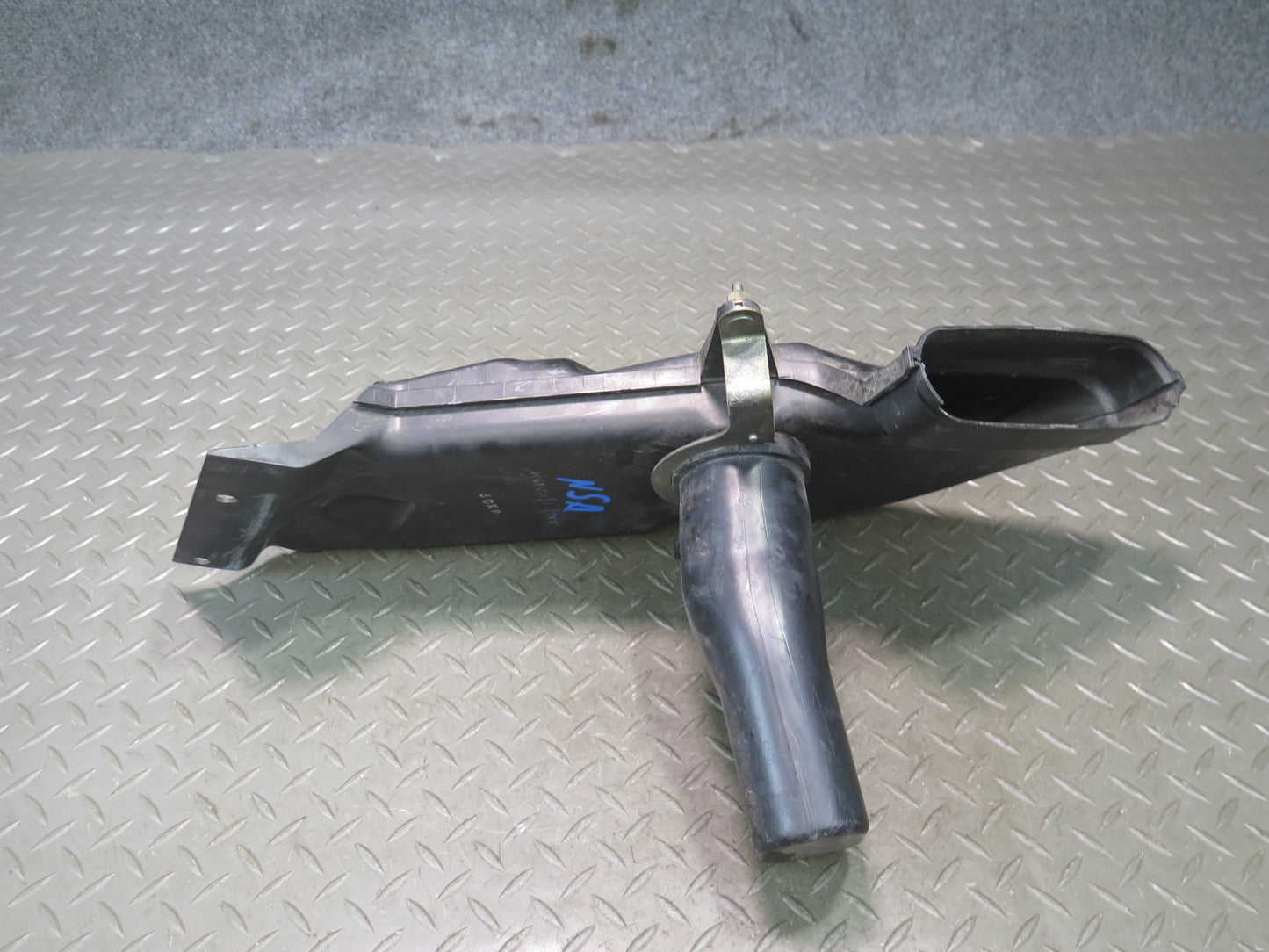 96-98 Nissan Stagea WGC34 RB25DE NA Air Intake Inlet Scoop Duct Tube OEM