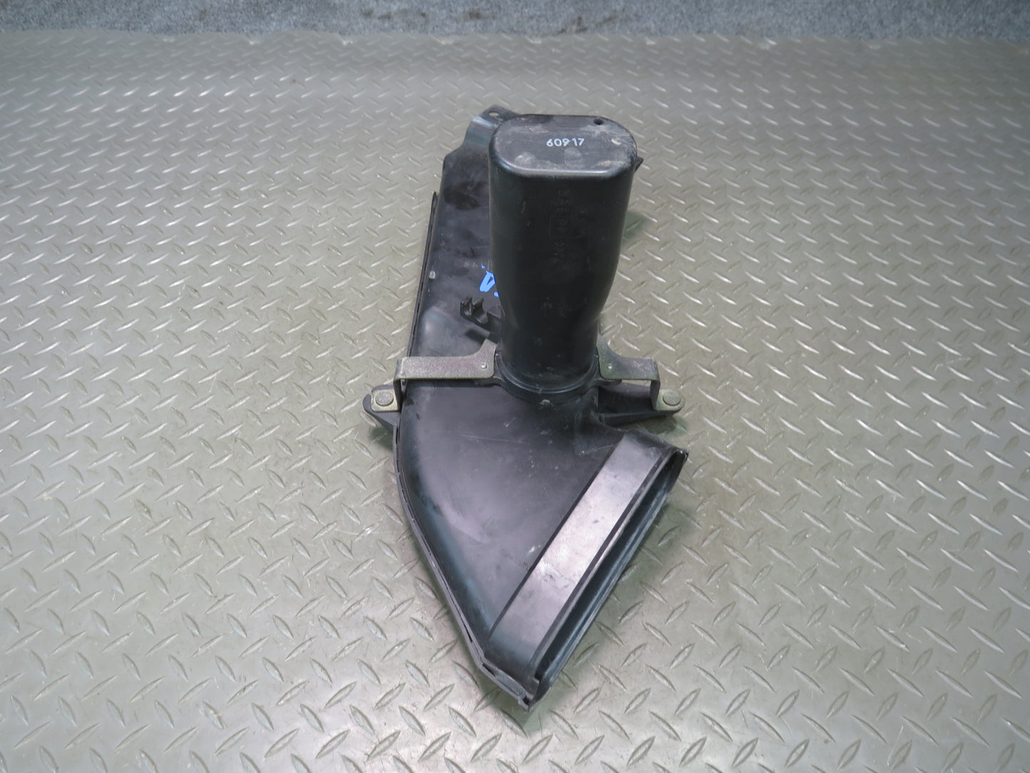 96-98 Nissan Stagea WGC34 RB25DE NA Air Intake Inlet Scoop Duct Tube OEM