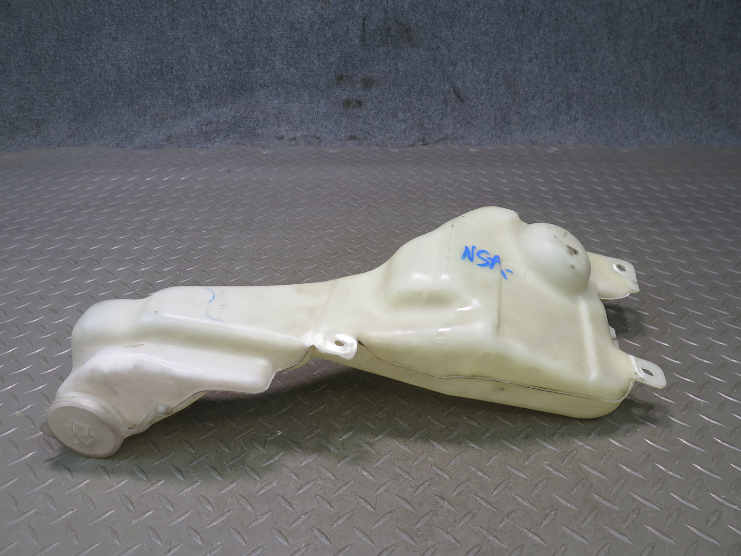 96-98 Nissan Stagea WGC34 RB25DE RWD Windshield Washer Reservoir Tank w Pump OEM