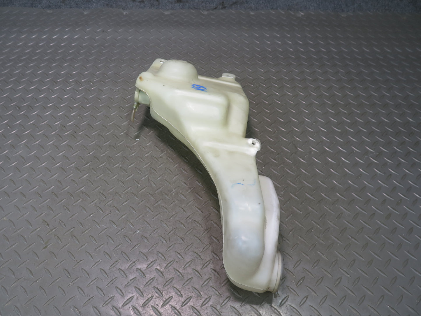 96-98 Nissan Stagea WGC34 RB25DE RWD Windshield Washer Reservoir Tank w Pump OEM