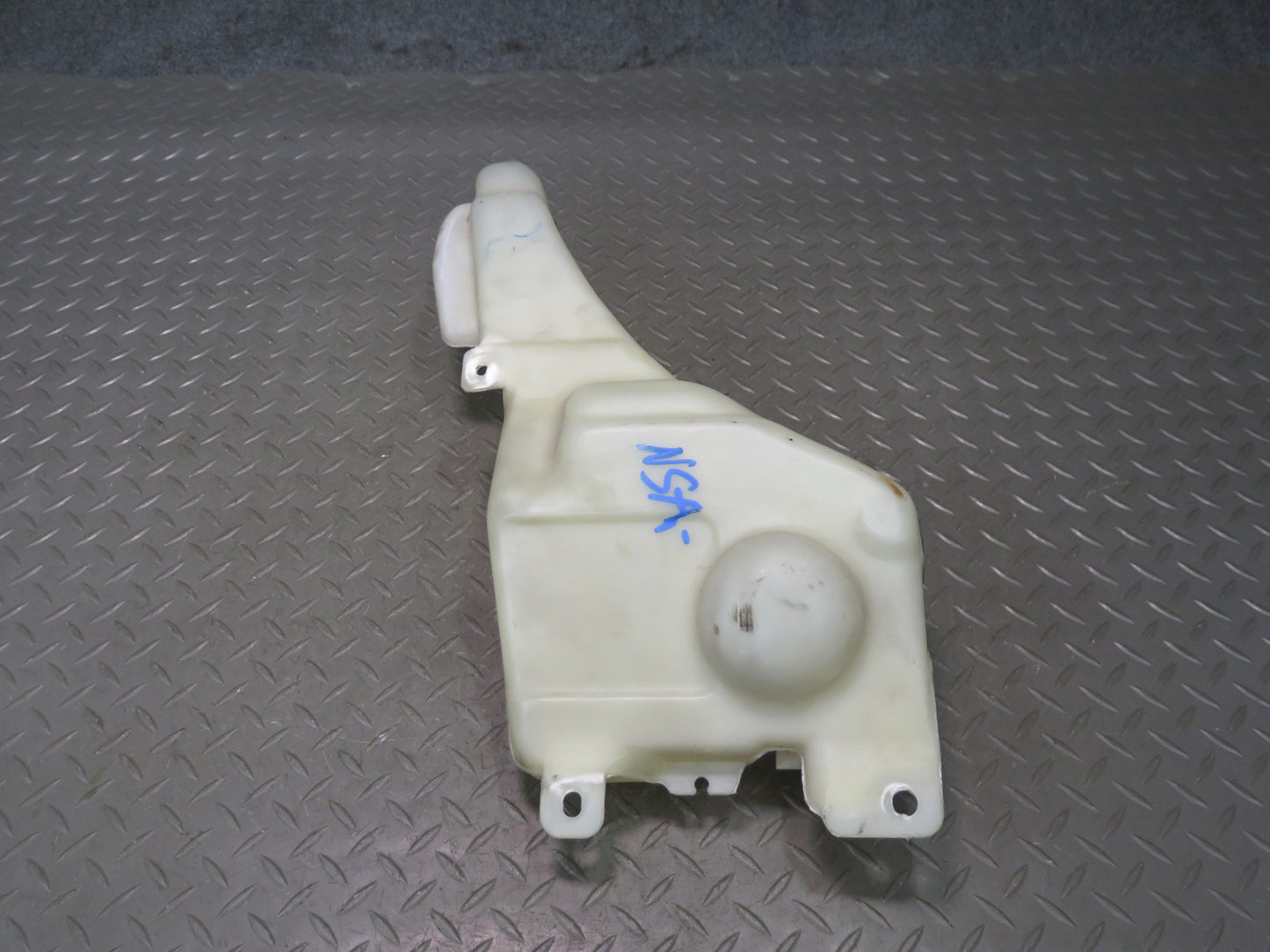 96-98 Nissan Stagea WGC34 RB25DE RWD Windshield Washer Reservoir Tank w Pump OEM