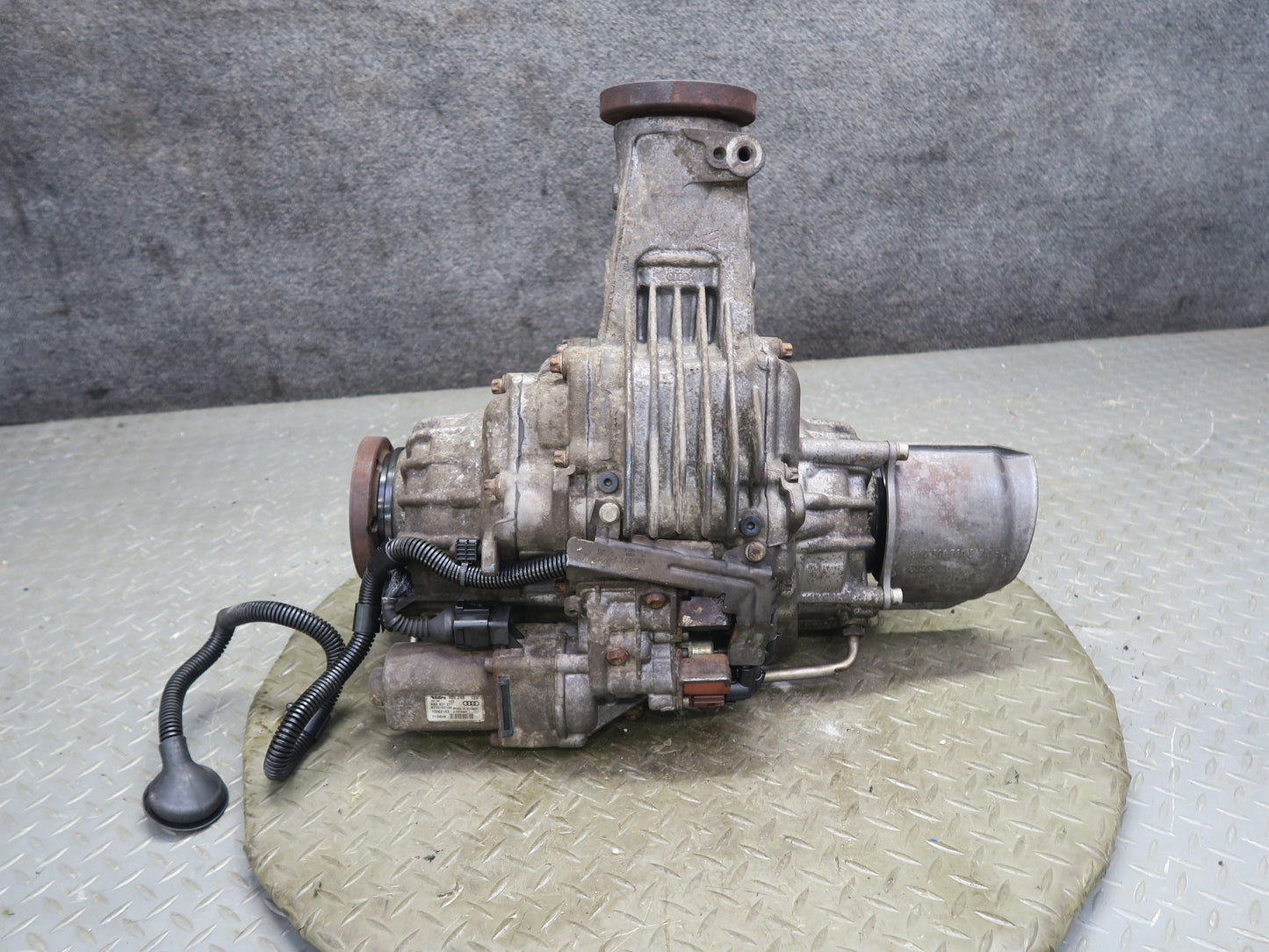 10-12 Audi S5 8T AWD A/T MKV Rear Differential Carrier Assembly 81K Miles OEM