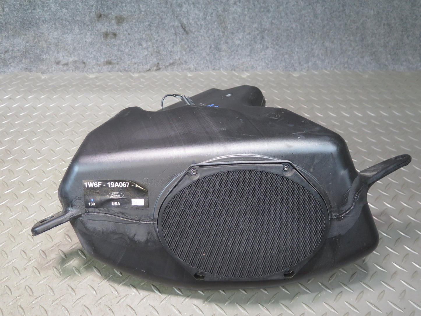 02-05 Ford Thunderbird Set of 2 Rear Left & Right Subwoofer Speaker Box OEM
