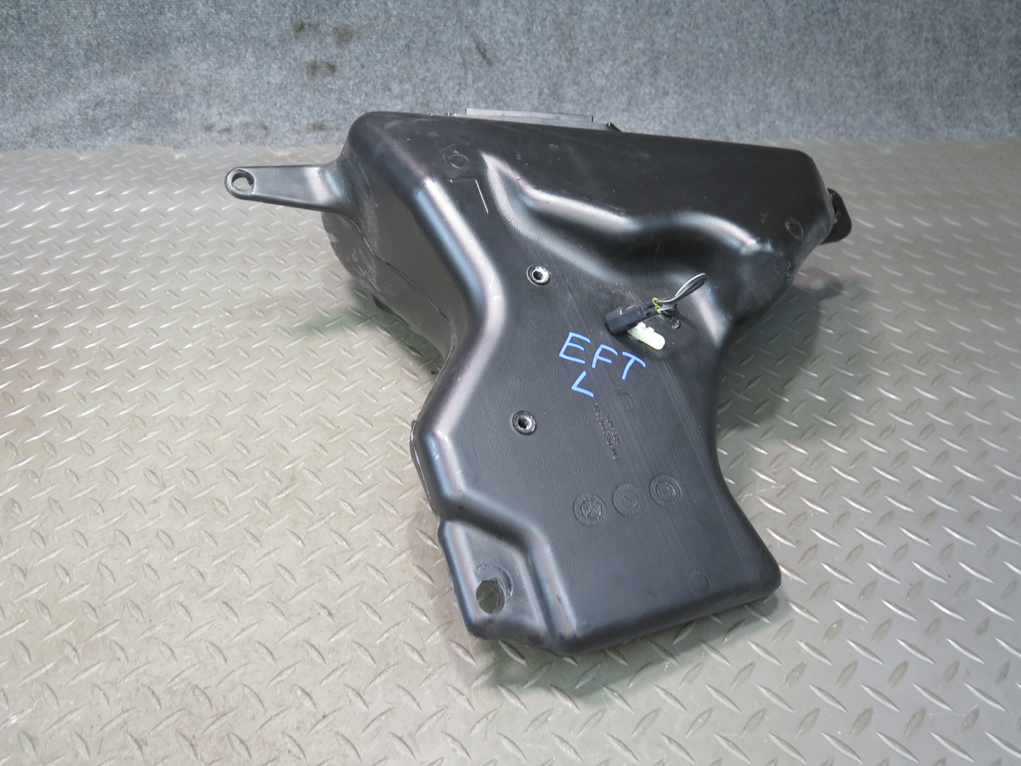 02-05 Ford Thunderbird Set of 2 Rear Left & Right Subwoofer Speaker Box OEM
