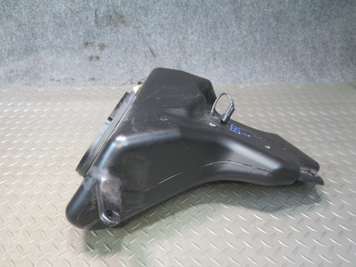 02-05 Ford Thunderbird Set of 2 Rear Left & Right Subwoofer Speaker Box OEM