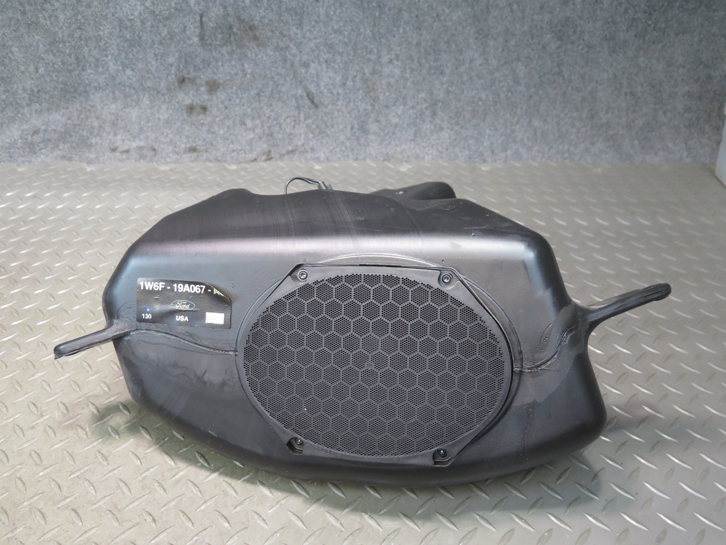 02-05 Ford Thunderbird Set of 2 Rear Left & Right Subwoofer Speaker Box OEM