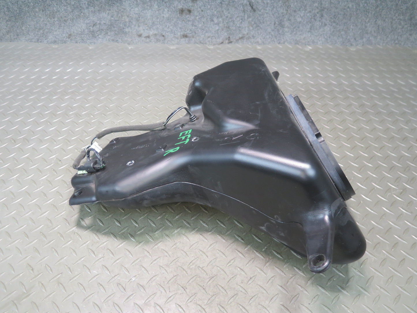 02-05 Ford Thunderbird Set of 2 Rear Left & Right Subwoofer Speaker Box OEM