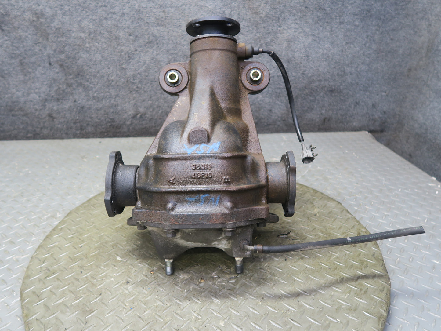 96-98 Nissan Stagea WGC34 RB25DE RWD NA Rear Differential Carrier 4.08 Ratio OEM