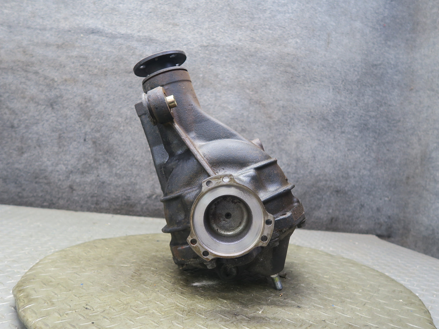 96-98 Nissan Stagea WGC34 RB25DE RWD NA Rear Differential Carrier 4.08 Ratio OEM