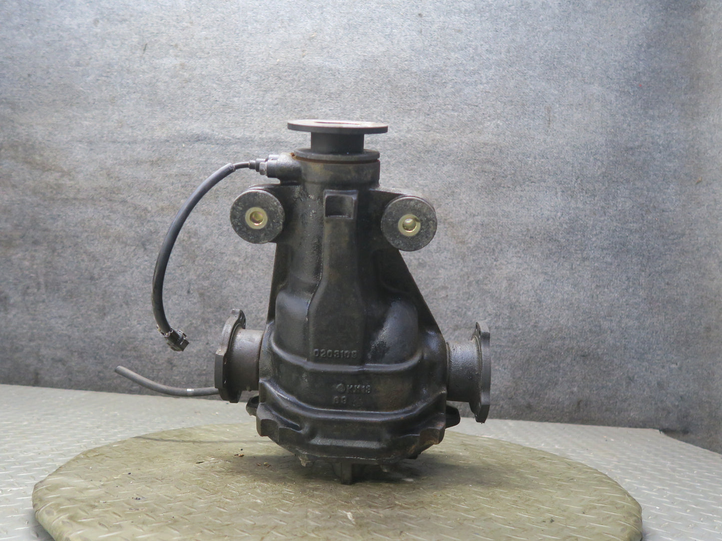 96-98 Nissan Stagea WGC34 RB25DE RWD NA Rear Differential Carrier 4.08 Ratio OEM