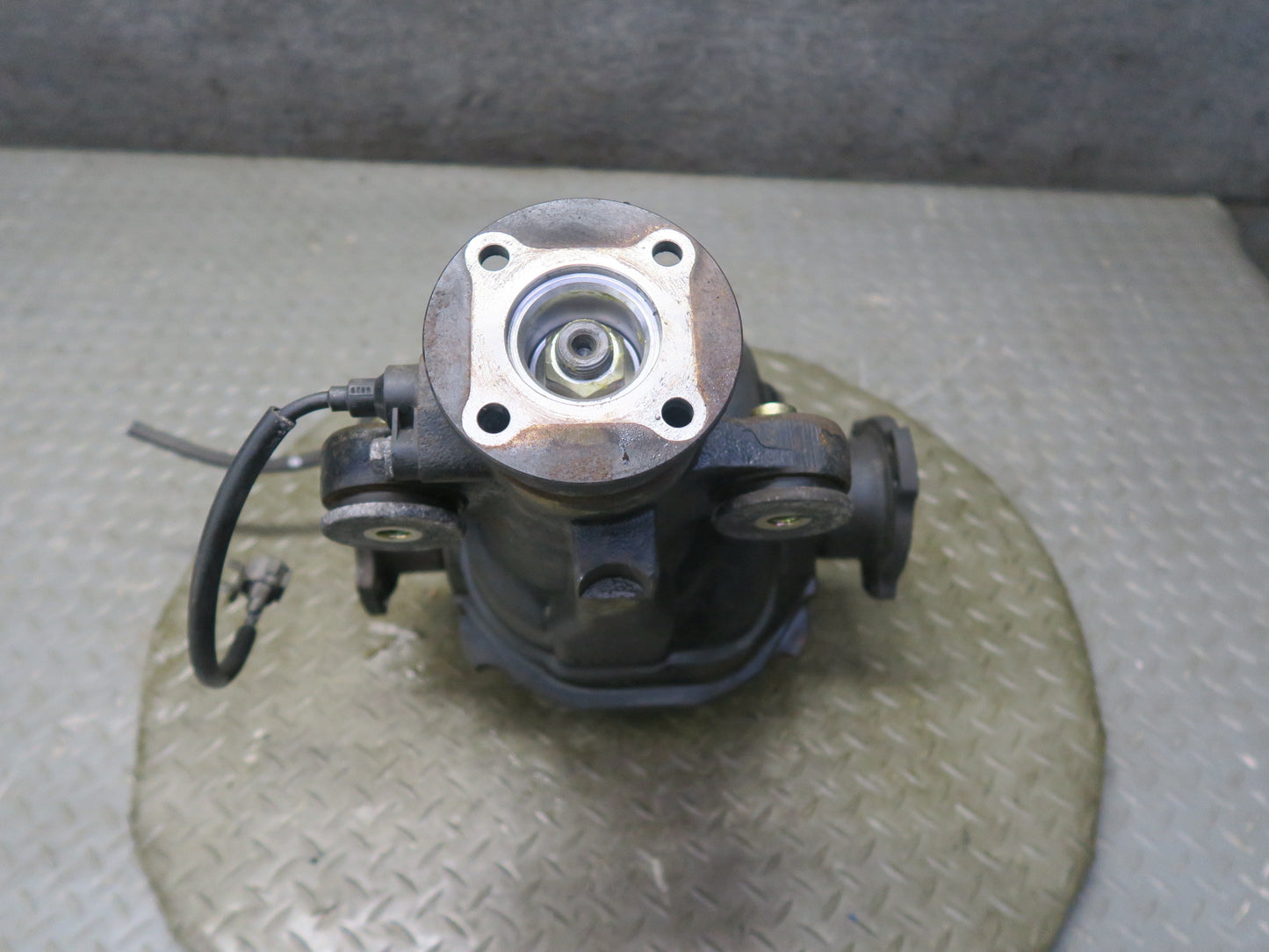 96-98 Nissan Stagea WGC34 RB25DE RWD NA Rear Differential Carrier 4.08 Ratio OEM