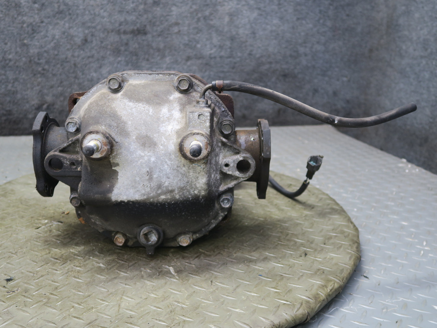 96-98 Nissan Stagea WGC34 RB25DE RWD NA Rear Differential Carrier 4.08 Ratio OEM