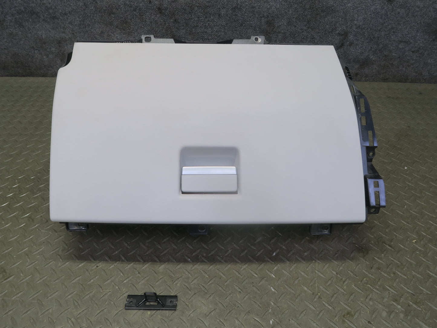 2012-2019 Range Rover Evoque L538 Dash Glove Box Compartment Storage OEM