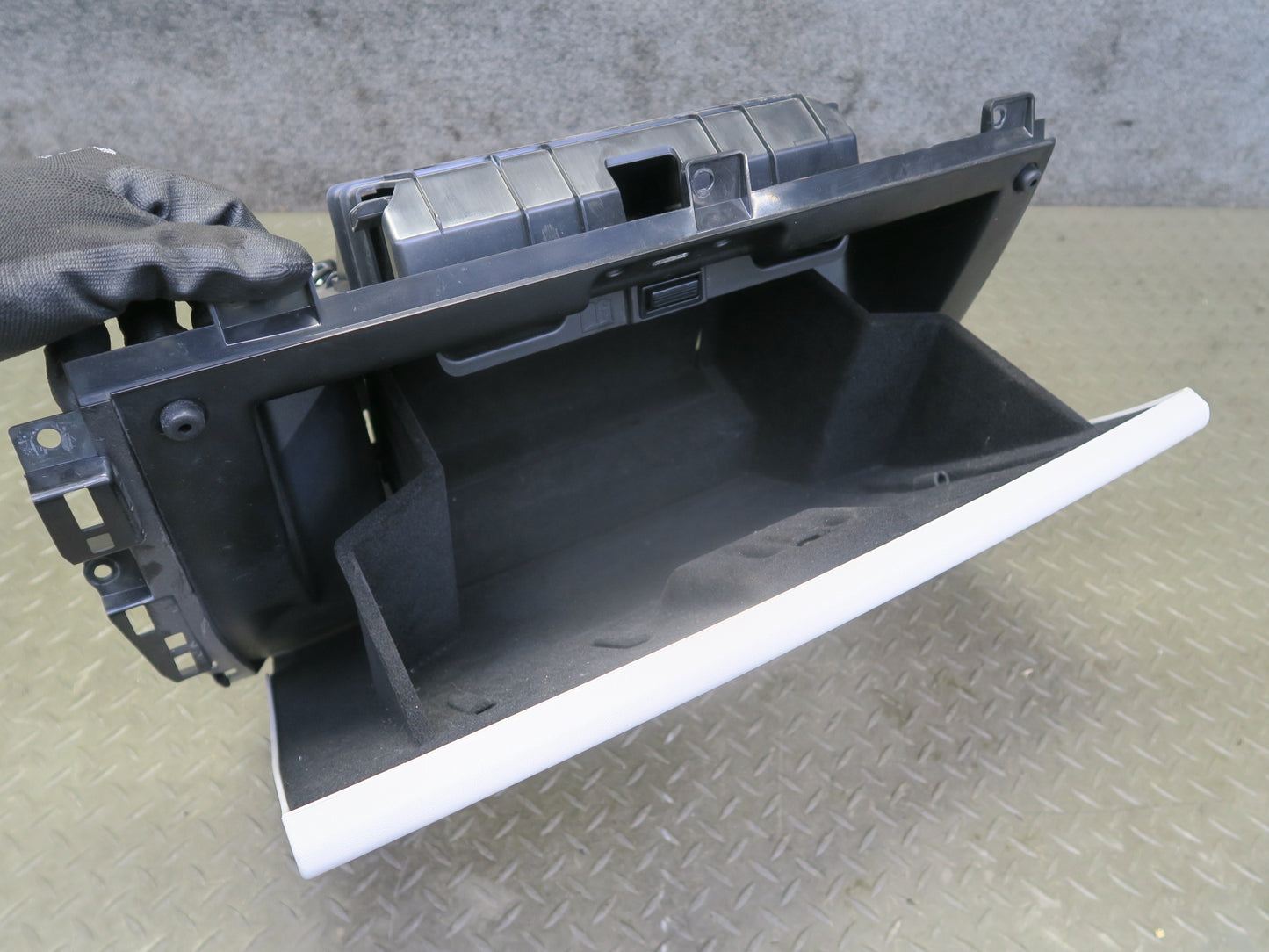 2012-2019 Range Rover Evoque L538 Dash Glove Box Compartment Storage OEM