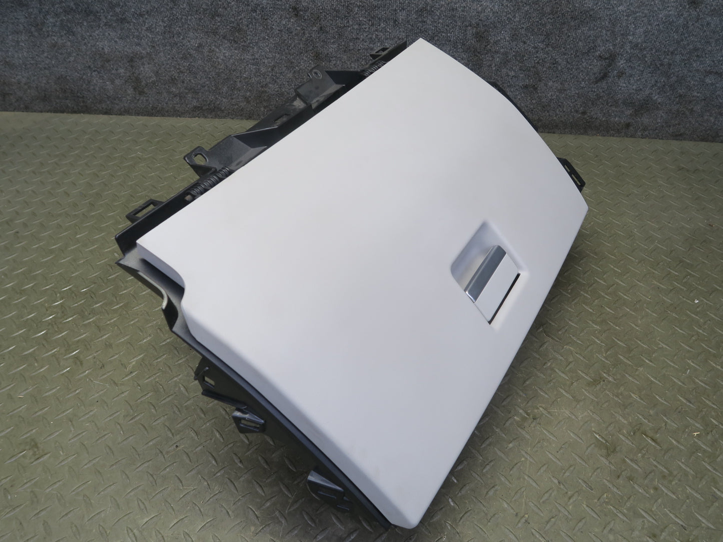 2012-2019 Range Rover Evoque L538 Dash Glove Box Compartment Storage OEM