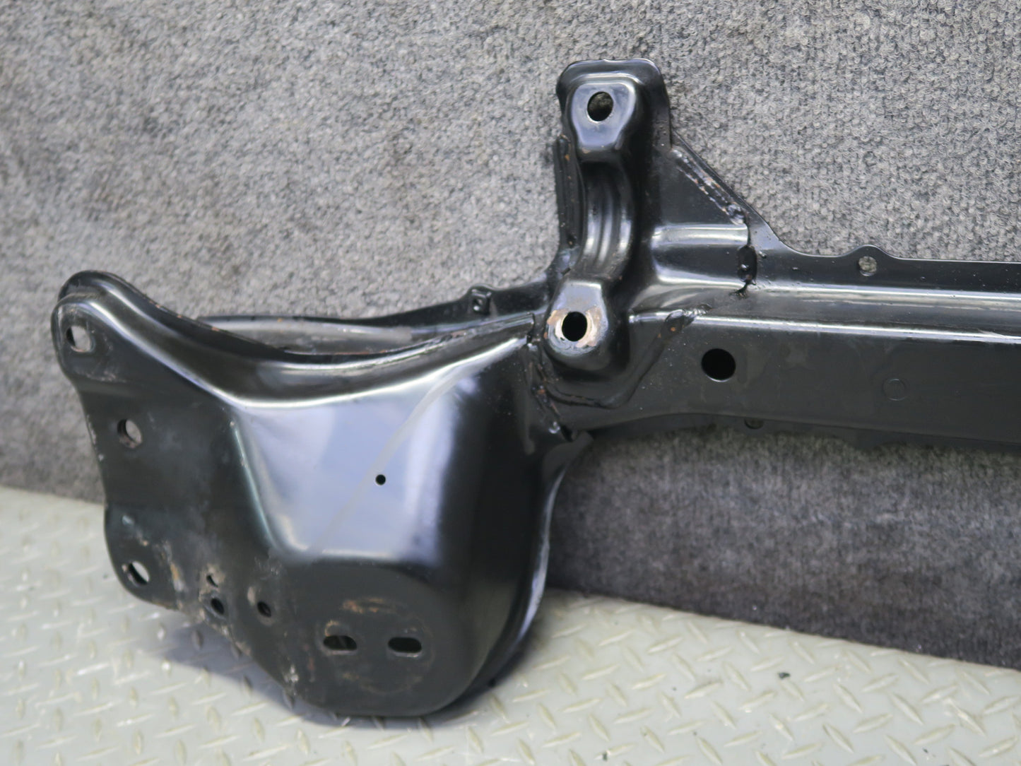 96-98 Nissan Stagea WGC34 RWD RB25DE NA Front Subframe Crossmember Support OEM