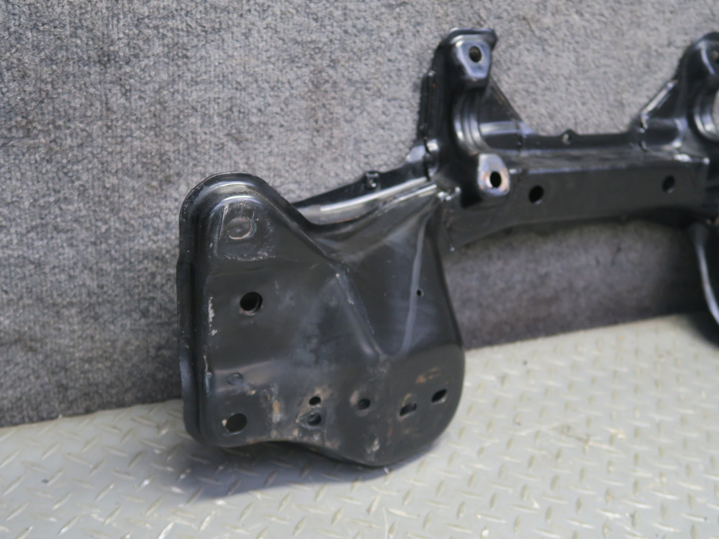 96-98 Nissan Stagea WGC34 RWD RB25DE NA Front Subframe Crossmember Support OEM