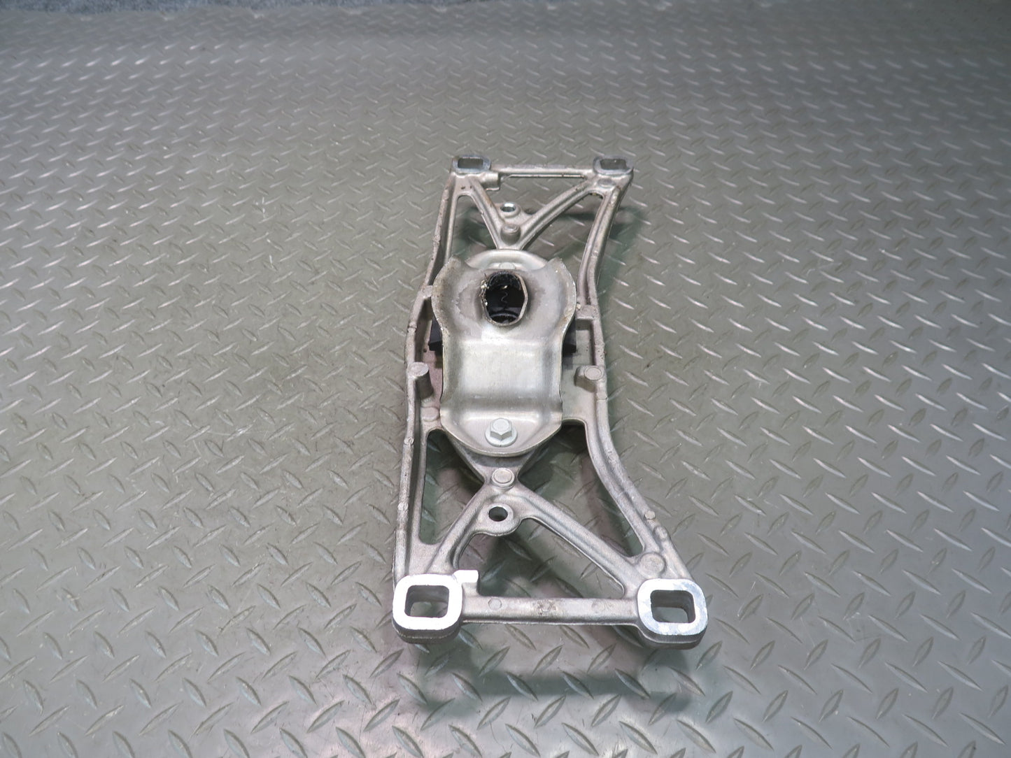 02-05 Ford Thunderbird A/T Transmission  Mount Bracket Support XW43-5060-AA OEM