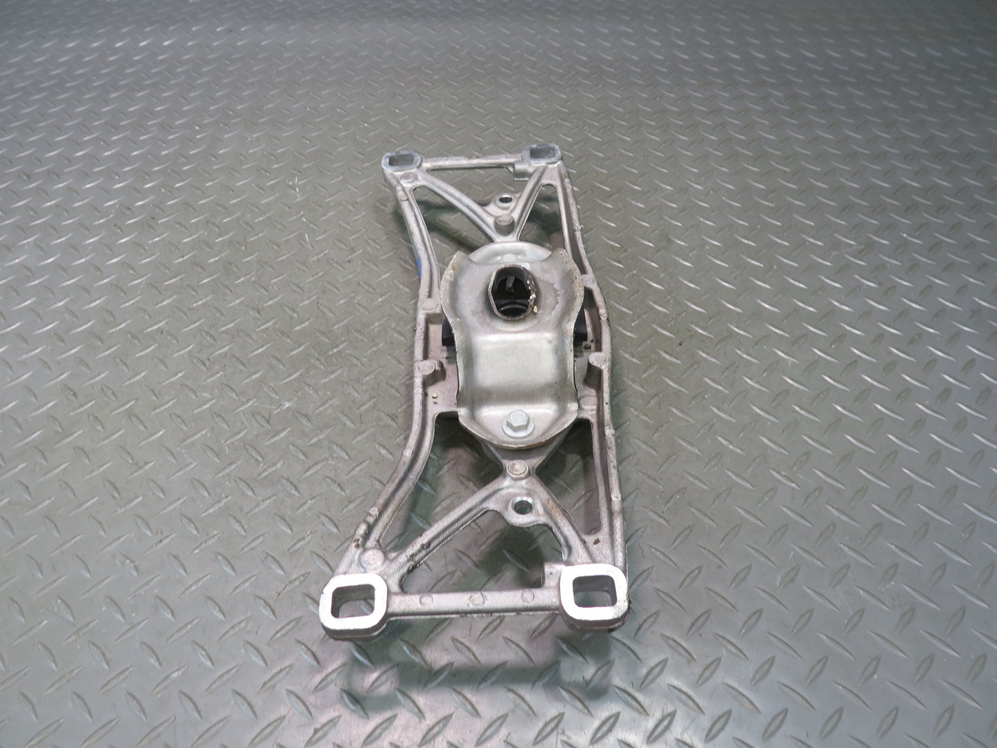 02-05 Ford Thunderbird A/T Transmission  Mount Bracket Support XW43-5060-AA OEM